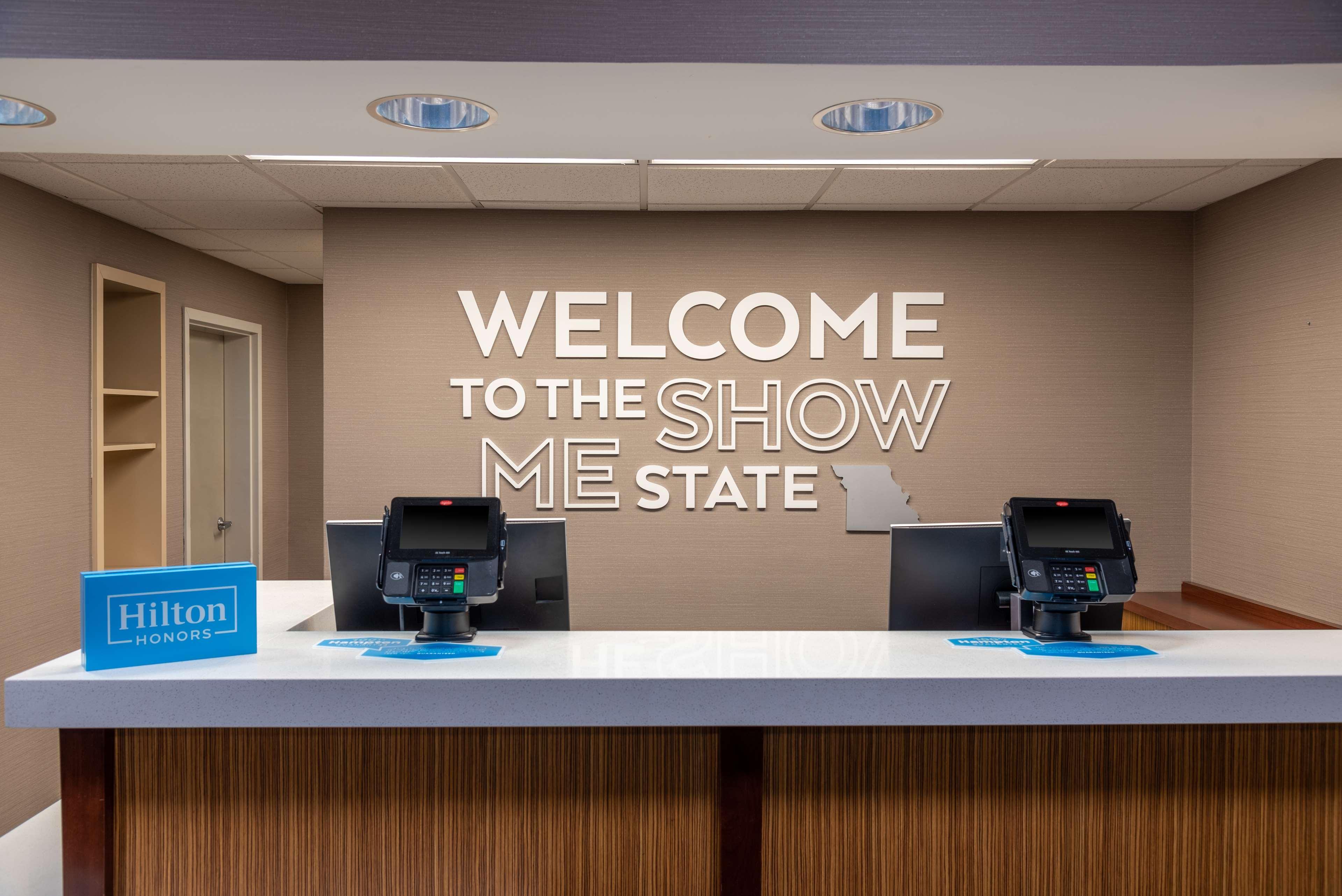 Hampton Inn Kansas City-Саммит Ли Экстерьер фото